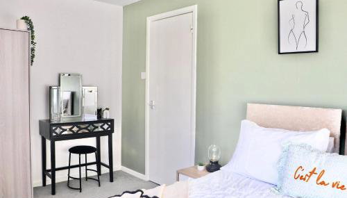 Fully Equipped 1 bedroom flat, Sleeps 4, 8 mins to station - Near Central London - Foto 1