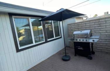 New Midtown Studio with Full Kitchen (Unit C) - Foto 29