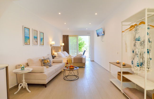 Meltemi Studios - Photo 7