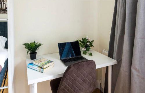 Where Style & Convenience Combine- Photo ID Required - Foto 30