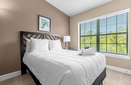 Vibrant 4BR Family Townhome 1 mile from Disney World and Disney Springs - Photo 44