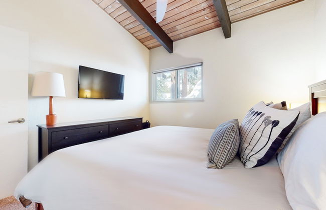 Mid Century Modern Cabin - Walk to Village! - Foto 14