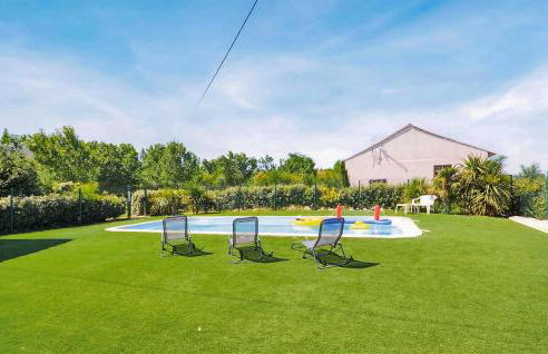 Nice Apartment In Le Sambuc With Wifi - Foto 10