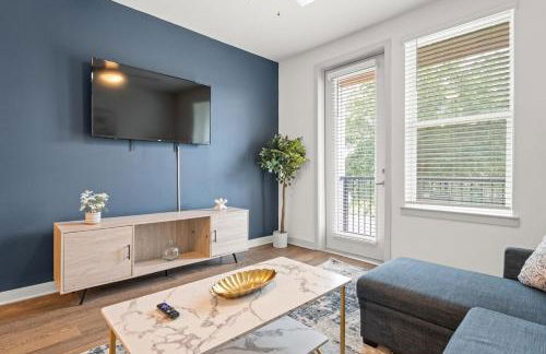 Trendy 1BR Apt with King Bed Pool Gym and Close to Beach - Foto 2