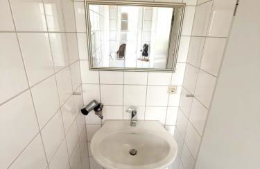 Frisch renoviertes FH Südblick am Meer in Breege, Meerblick von allen drei Etagen, Terrasse, Balkon, Sauna und Parkplatz - Foto 15