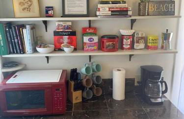 Ruth House Original Craftsman PETS, walk to State st. - Photo 13