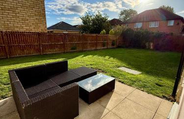 Elysian Escape, modern 5 bedroom house - Photo 7