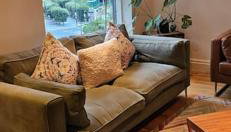 Charming Two Bedroom apartment with Balcony - Photo 3