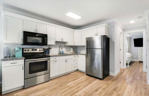 Sailfish Suites 7 - Waterfront Lodging - Photo 9