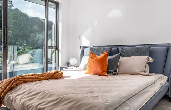 Sunrise Garden Suites - Photo 5