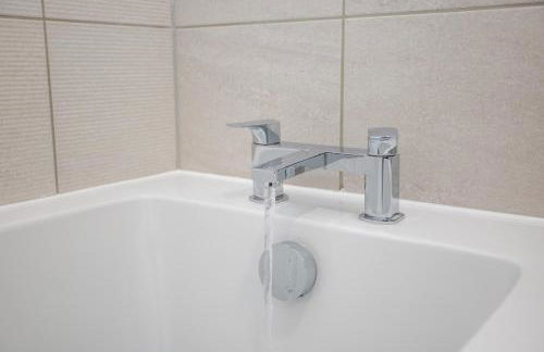 Willow by Alt-Stay - 3 Bed Home - Parking, WiFi & EV Plug - Contractors & Relocations - Weekly & Monthly Rates - Foto 29