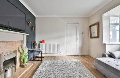 Spacious & Modern Triple-Story Cardiff Home with Pool Table - Foto 25