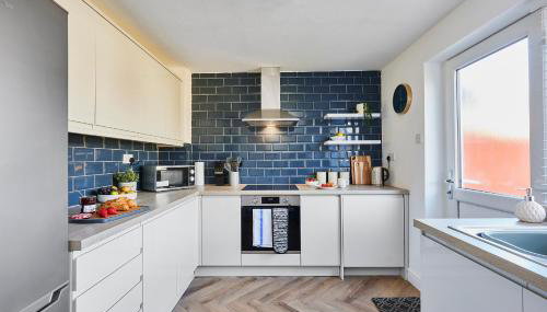 Charming 2 bed home, quiet village + free parking - Foto 5