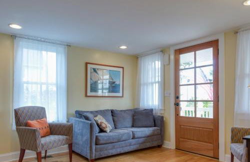 3BR Beautiful Remodeled Victorian w/ Beach Locker - Foto 3