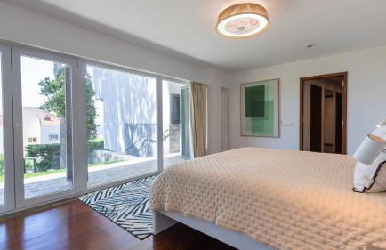 Estoril Oceanview Villa - Photo 40