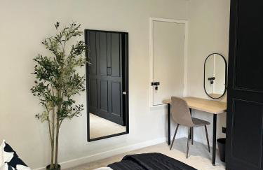 2BR House By Ankers Short Lets & Serviced Accommodation Manchester With Competitive Rates & Free Parking - Foto 18