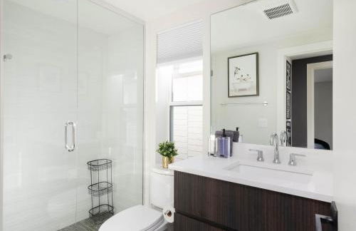 Stunning 3BD 3.5 BA - 10 Min to Downtown! Garage! - Foto 20