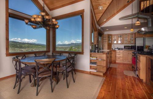 Alpine Recharge by KABINO Huge Views Hot tub Garage PS3 WiFi Loft - Foto 13