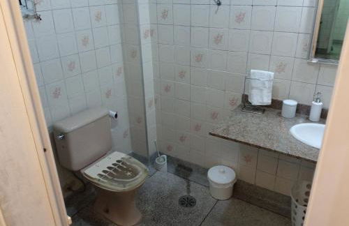 Apto frente ao mar, ar cond. frio e Wi-Fi - Foto 23