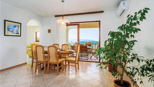 3 Bedroom Cozy Apartment In Nedescina - Foto 3