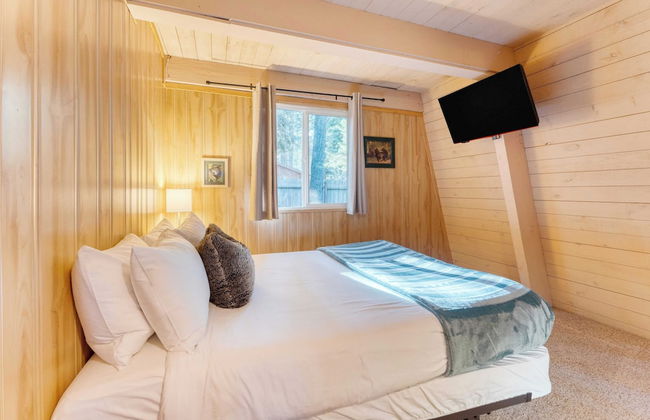 Lundy Bearden Serene Tahoe Retreat With Deck, Fireplace, and Forest Views - Foto 25