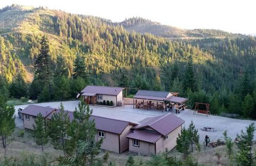 Rustic Mountain Retreat Perfect for Large Groups in Kingston, Idaho - Foto 40