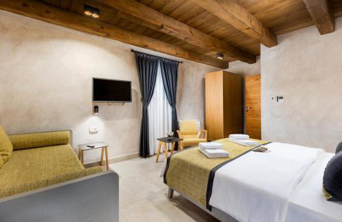 Luxury Jerini Barn - Photo 87