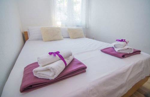 Village holiday apartman with heated pool Maslina - Photo 29