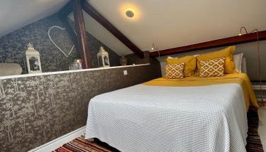 Studios with Mezzanine Rua da Moeda - Foto 5