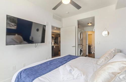 Apt in Heart of SLC - King Bed - Gym - Smart TV - Foto 13
