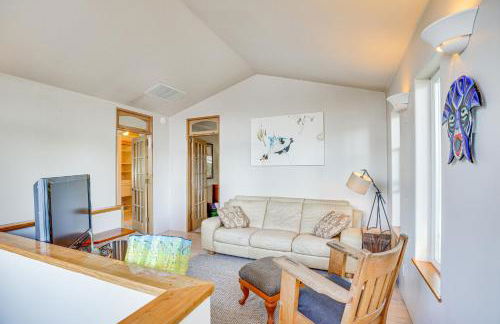 Gig Harbor Home Large Deck, Outdoor Dining Area - Foto 24