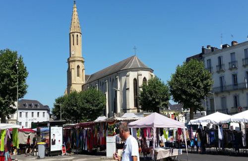 Luxurious Villa in Cazaubon with Swimming Pool - Photo 26
