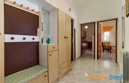 Apartment with a private POOL - Foto 17