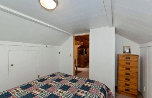 Sunshine Cabin - Cozy 2-Story Getaway - Photo 30