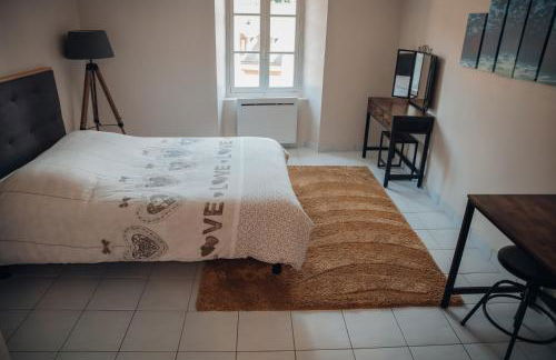 maison quartier médiéval au pied du château FOUGERES - Foto 20