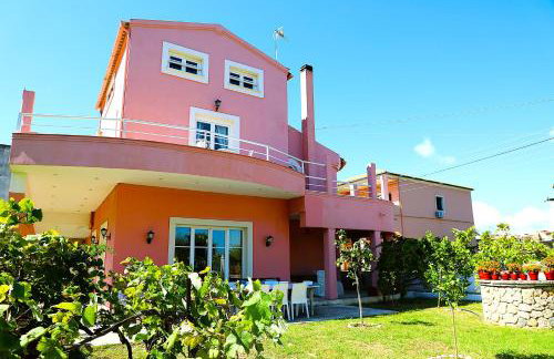 Private Villa AKOBARA, 2km from city center - Foto 1