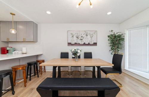 Pickleball-Basketball Oasis-Pool & Spacious Home - Photo 28