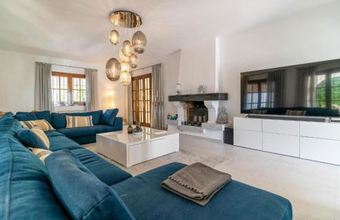 Gorgeous Home In Mijas With Wifi - Photo 15