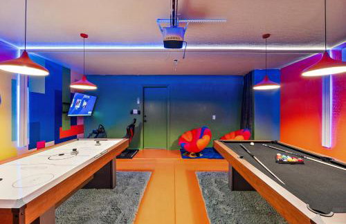 Chill and Relax Luxury Retreat with Pool Spa Game Room and Steam Room - Foto 5