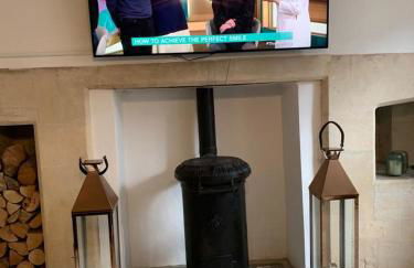 Boutique Bath apartment with 2 beautiful bedrooms - Photo 41