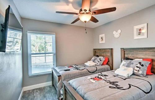 Luxury Retreat with 2 Master Suites Pool & Hot Tub BBQ Pool Table 2 Miles Disney - Foto 14