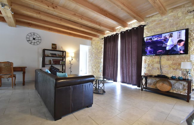 Holiday Home in Montclera With Sunny Garden, Playground Equipment and Private Pool - Foto 37