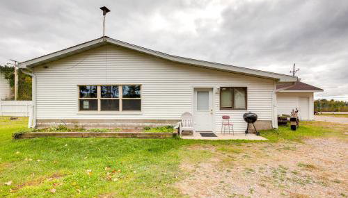 Boat Dock and Fire Pit Lakefront Monico Home! - Foto 3