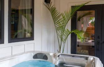 Petit Paradis Studio with hot tub - Photo 39