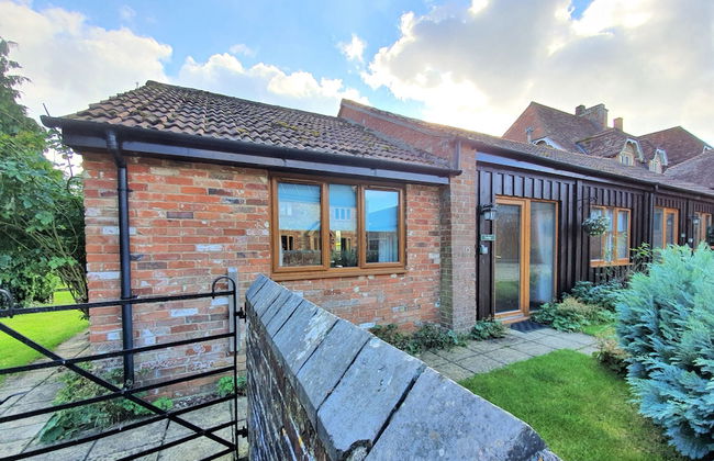 The Victorian Barn self catering holidays with pool & hot tubs - Photo 7