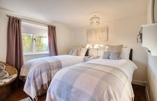 Hollyhocks 2 Bedroom House with Extra Sleeping Option - Wiltshire - Foto 5