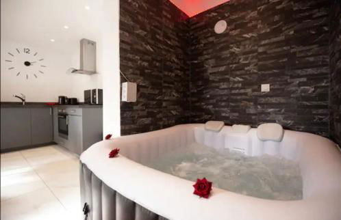 La belle Hirondelle - Love Room Jacuzzi - Foto 2