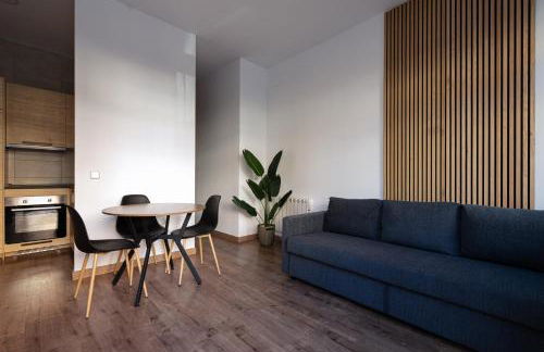 Apartamento Premium Plaza Castilla WiFi Rápido Torres KIO - Foto 1