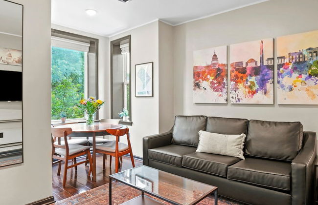 Spacious Sunny Shaw 1BR 1BA Apartment - Photo 1