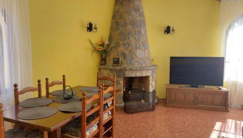 Chalet Los Almendros con piscina privada - Photo 4